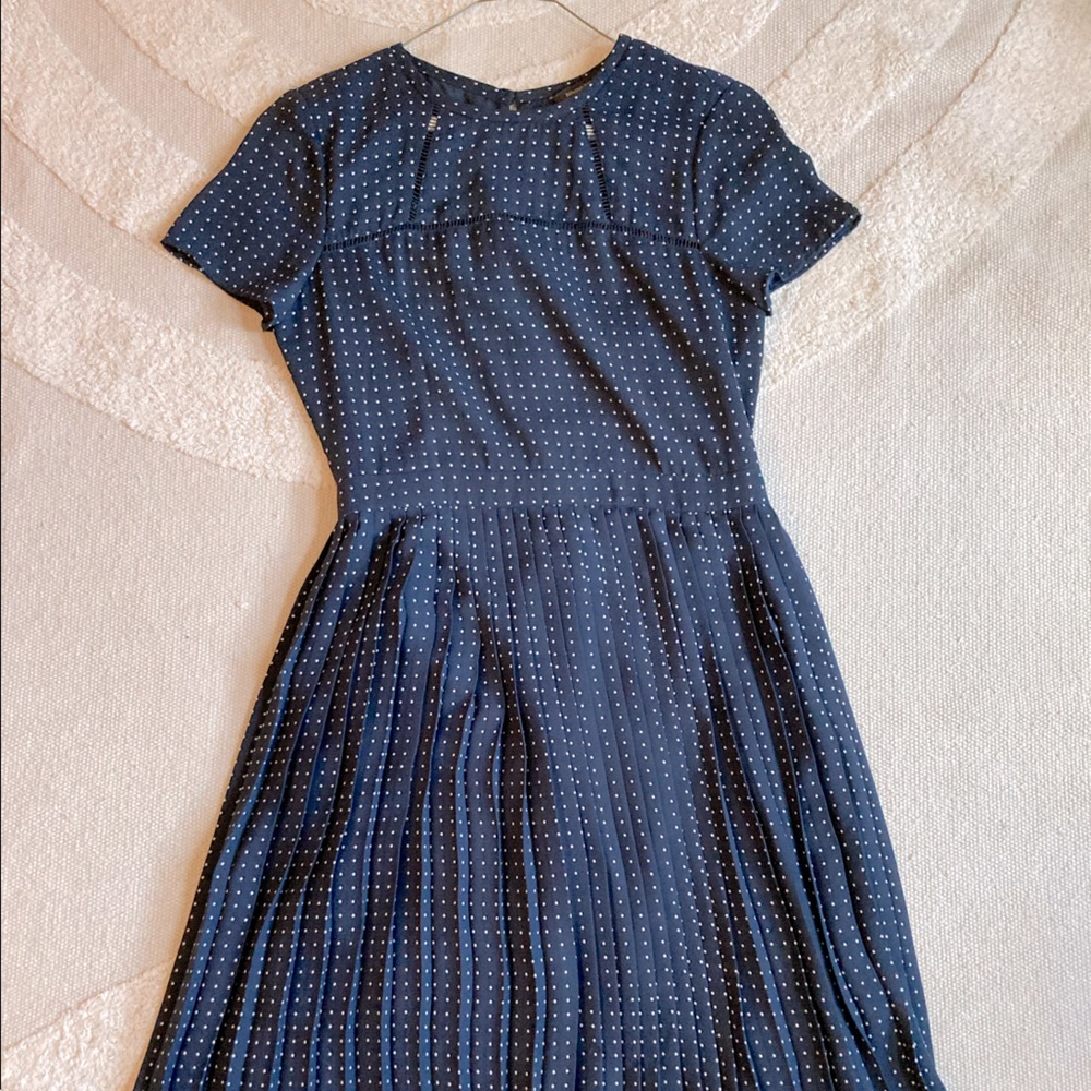 Banana republic size 0 navy polka dot dress